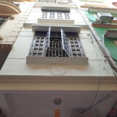 Cho thuê nhà Vũ Thạnh, Hào Nam, Đống Đa. DT 30m2, 4 tầng, 2 ngủ, 3 WC, 8.5 Triệu